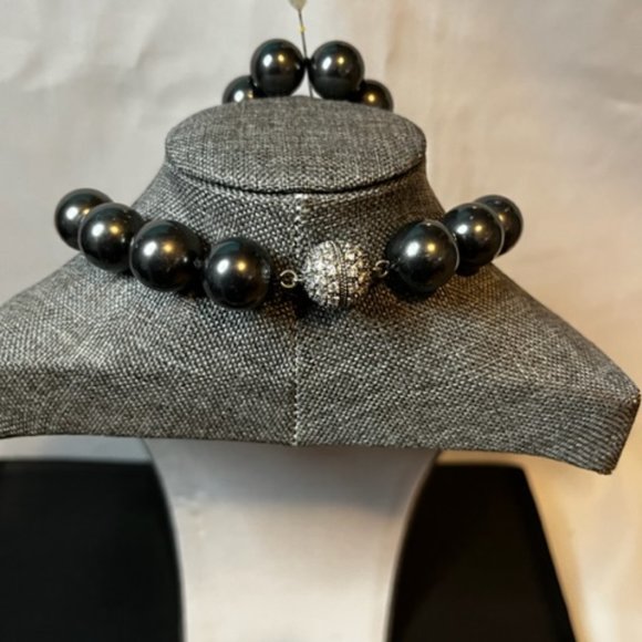Vintage Dark Gray Pearl Necklace and Bracelet Set - Picture 4 of 4